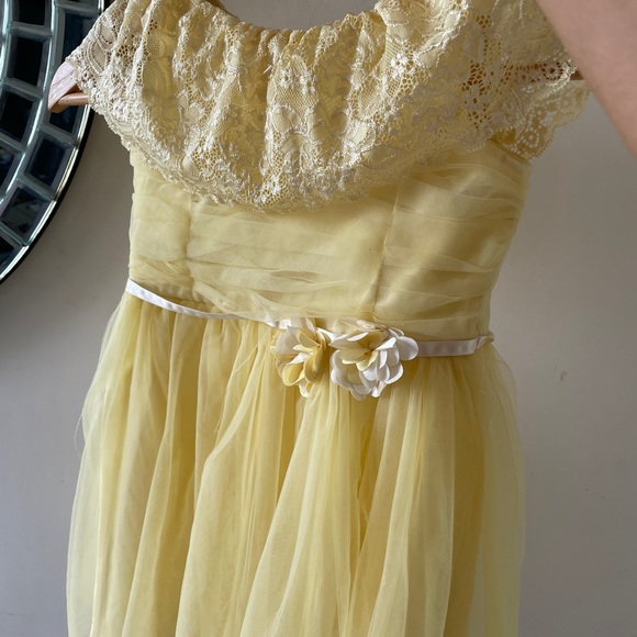Boutique- Other - Fresh Yellow Belle Dress with Lace detailing- Girls - 4–5years - Used
